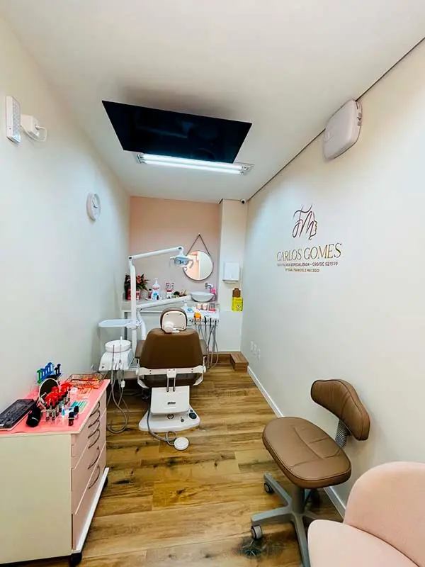 Consultório 3: Dra Franciele Macedo Odontologia Especializada, Cirurgiã Dentista em Blumenau/SC.