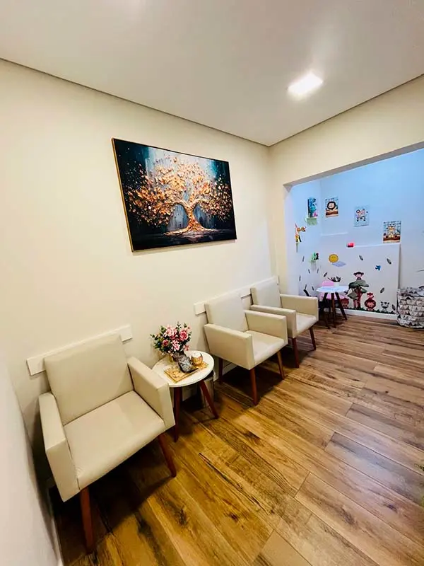 Sala de Espera: Dra Franciele Macedo Odontologia Especializada, Cirurgiã Dentista em Blumenau/SC.